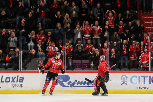 Örebros Rodrigo Abols jublar
