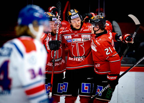 Örebros Robin Kovacs gör 1-2 och jublar med Rodrigo Abols