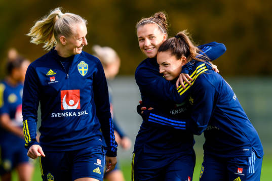 Stina Blackstenius, Julia Zigiotti Olme and Johanna Rytting