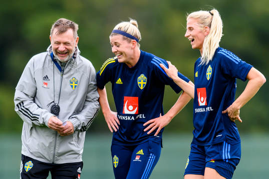 Peter Gerhardsson, head coach, Olivia Schough and Sofia