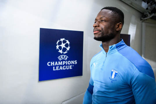 goalkeeper Ismael Diawara of Malmö FF