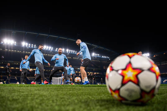 Bläddra bland fler bilder av Football, UEFA Champions League, Malmö FF, Training and Press conference