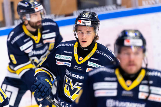 s Max Wennlund innan ishockeymatchen i Hockeyallsvenskan