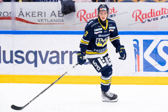 s Max Wennlund innan ishockeymatchen i Hockeyallsvenskan