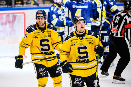 Södertäljes Tobias Lindberg och Alexander Anderberg deppar