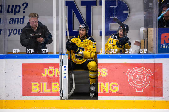 Södertäljes Tobias Lindberg och Colin Smith i