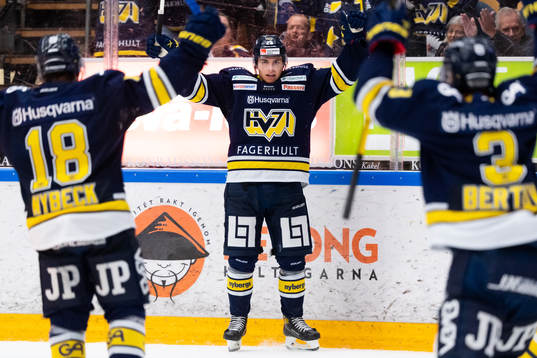 s Jonathan Wikström jublar