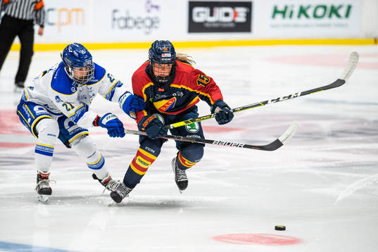 Djurgårdens Lova Blom och Leksands Tereza Vanisova