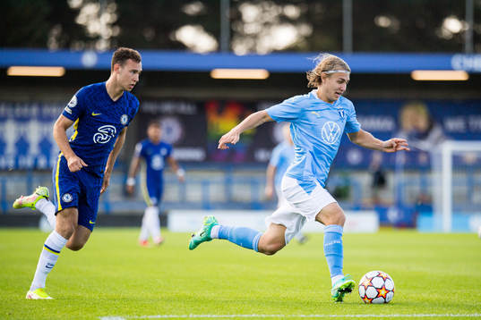 Harvey Vale of Chelsea and Sebastian Nanasi of Malmö FF