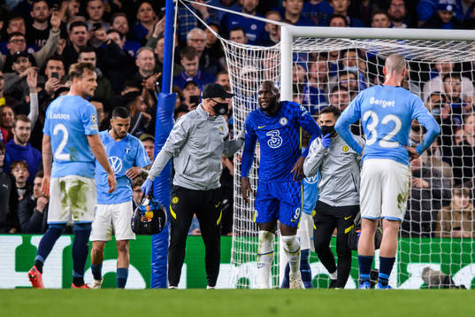 Romelu Lukaku of Chelsea in pain