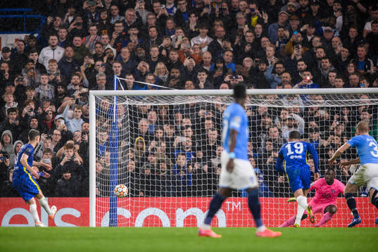 Jorginho of Chelsea scores 4-0