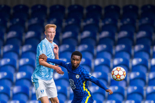 Hugo Larsson of Malmö FF and Dion Rankine of Chelsea