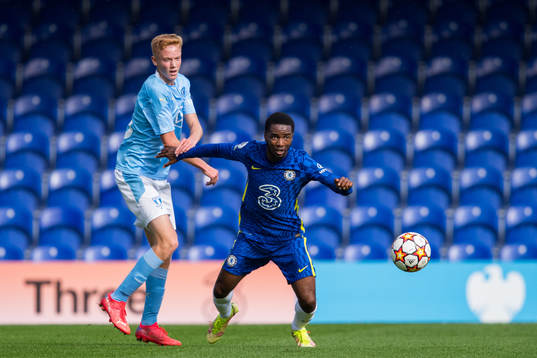 Hugo Larsson of Malmö FF and Dion Rankine of Chelsea