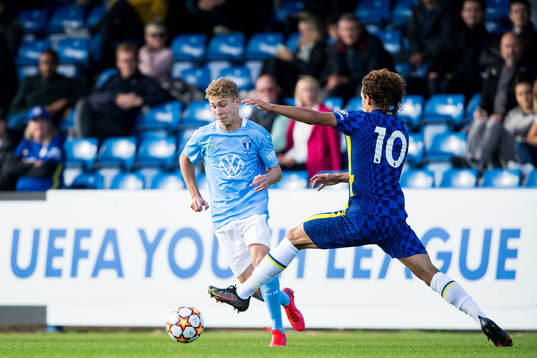 Hugo Bolin of Malmö FF and Charlie Webster of Chelsea