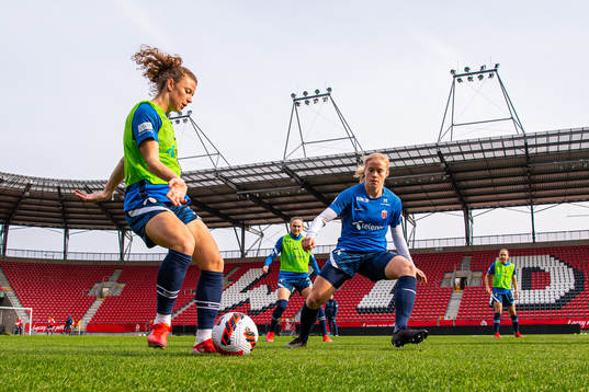 Synne Skinnes Hansen and Julie Blakstad of the Norwegian