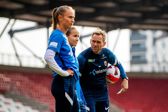 Caroline Graham Hansen, Guro Reiten and Martin Sjögren,
