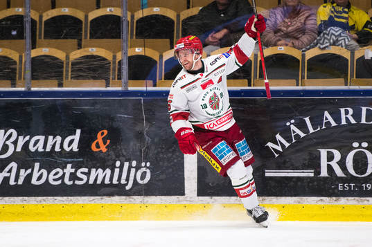 Modos Sebastian Ohlsson jublar