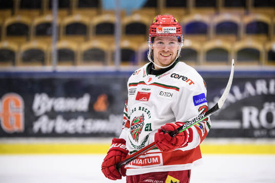 Modos Mikkel Aagaard jublar