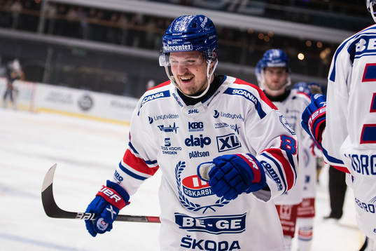 Oskarshamns Patrik Karlkvist jublar