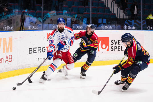 Oskarshamns Hynek Zohorna och Djurgårdens Pontus Johansson