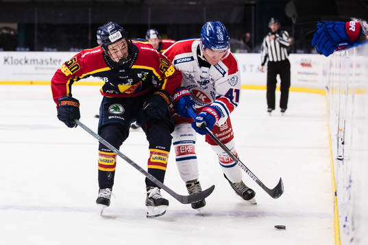 Djurgårdens Noah Östlund och Oskarshamns Johan Johnsson