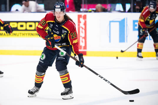 Djurgårdens Marcus Sörensen innan ishockeymatchen i SHL