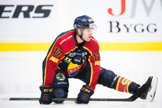 Djurgårdens Marc-Andre Gragnani innan ishockeymatchen i