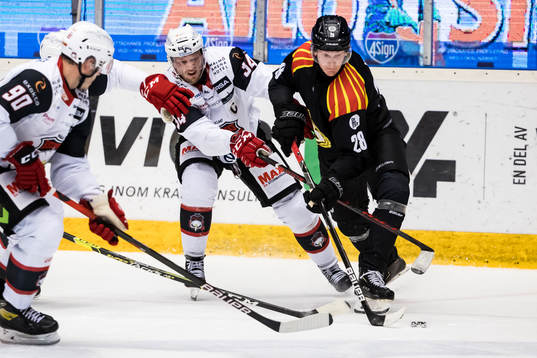 Brynäs Oskar Kvist och Malmö Redhawks Carl Söderberg