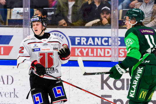 Örebros Filip Barklund har ont