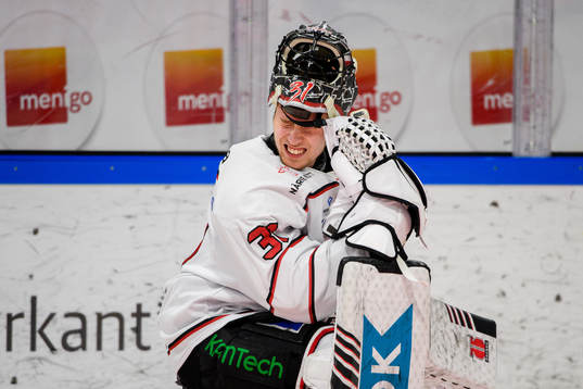 Örebros målvakt Jonas Arntzen deppar