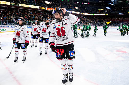 Örebros Leo Carlsson deppar