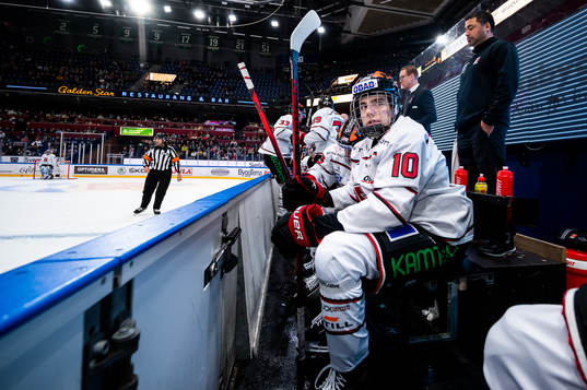 Örebros Leo Carlsson deppar