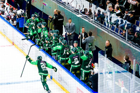 Färjestads spelare jublar
