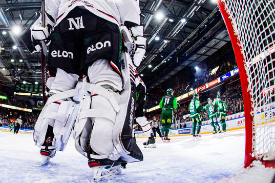 Färjestads spelare jublar