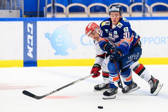 Frölundas Mats Rosseli Olsen och Växjös Olle Lycksell