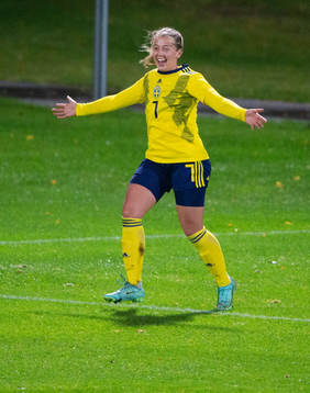 Sveriges Cornelia Kapocs, Linköpings FC, gör 1-0 och