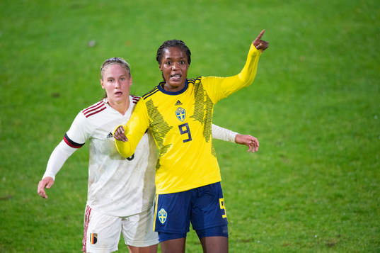 Sveriges Evelyn Ijeh, BK Häcken, i matchen mellan Sverige