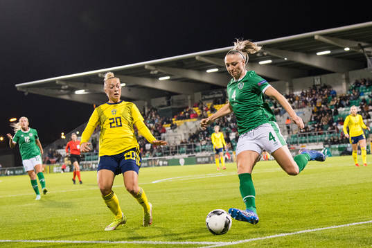 Hanna Bennison of Sweden and Louise Quinn of Ireland