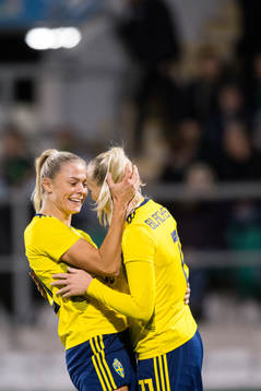 Stina Blackstenius of Sweden celebrate with Fridolina Rolfö