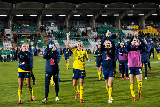 Bläddra bland fler bilder av Football, FIFA Women's World Cup Qualifier, Ireland - Sweden