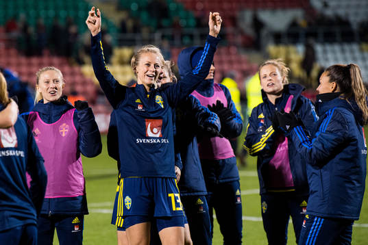 Amanda Ilestedt of Sweden celebrate