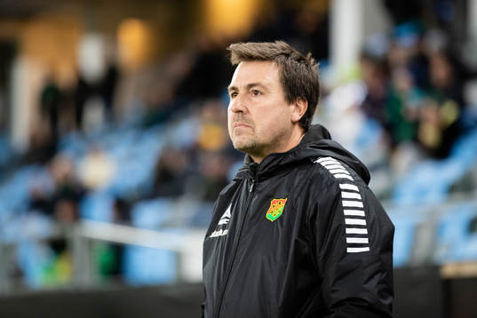 GAIS tränare Stefan Jacobsson innan  fotbollsmatchen i