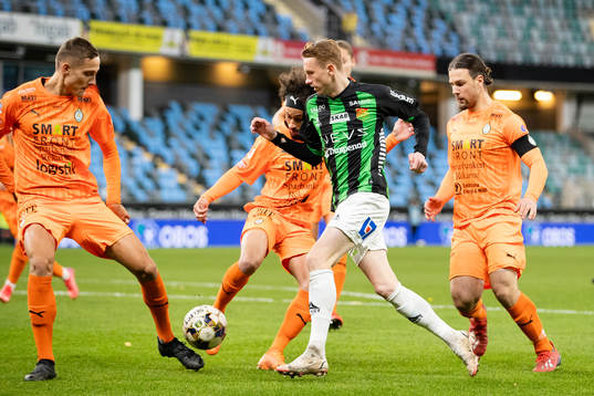 GAIS Julius Lindberg mot AFC Eskilstunas Pontus Rödin,