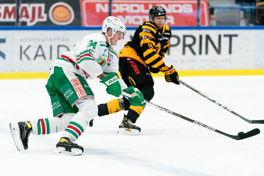 Rögles Adam Edström och Skellefteås Petter Granberg