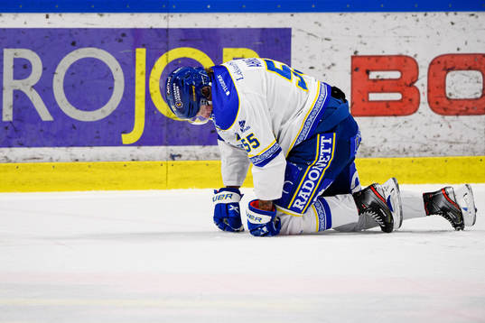 Leksands Jonas Ahnelöv har ont