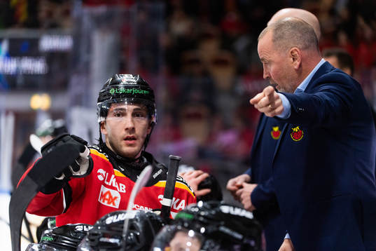 Luleås Konstantin Komarek och tränare Thomas Berglund