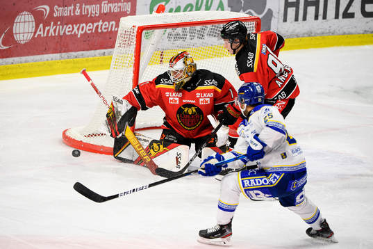 Leksands Carter Camper oroar framför Luleås målvakt