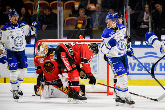 Leksands Carter Ashton och Max Veronneau jublar
