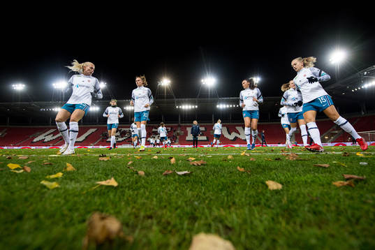 Caroline Graham Hansen, Ingrid Syrstad Engen and Amalie