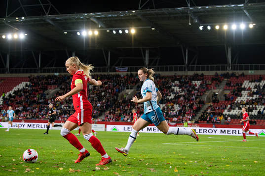 Paulina Dudek of Poland and Elisabeth Terland of Norway